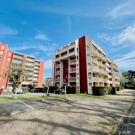A Arcachon, Proche Centre, Balcon Ensoleille, Parking, A 600m De La - Fr-1-433-98 Daire *